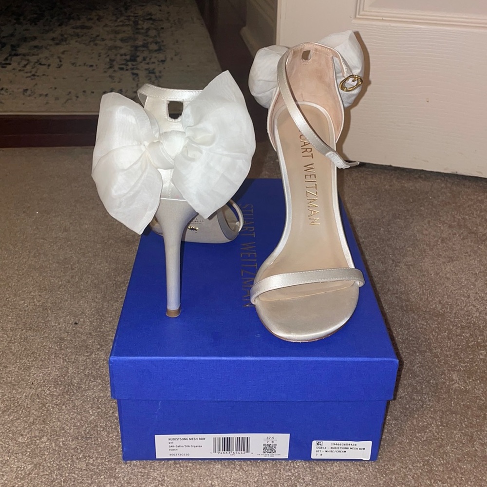 Stuart Weitzman Nudistsong mesh bow heels in white/cream size 7